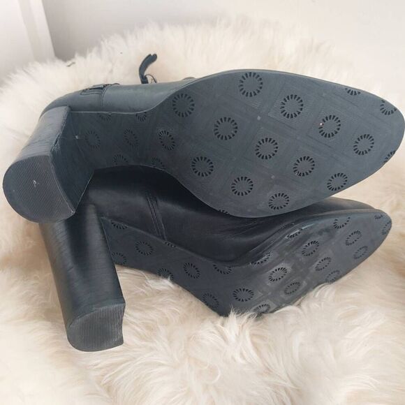 UGG Delores Stacked 3.5" Heel Ankle Boots - Black Size 9 Classic - Picture 13 of 13